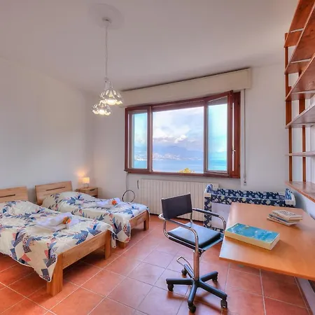 Holiday home La Finestra Sul Lago - Happy